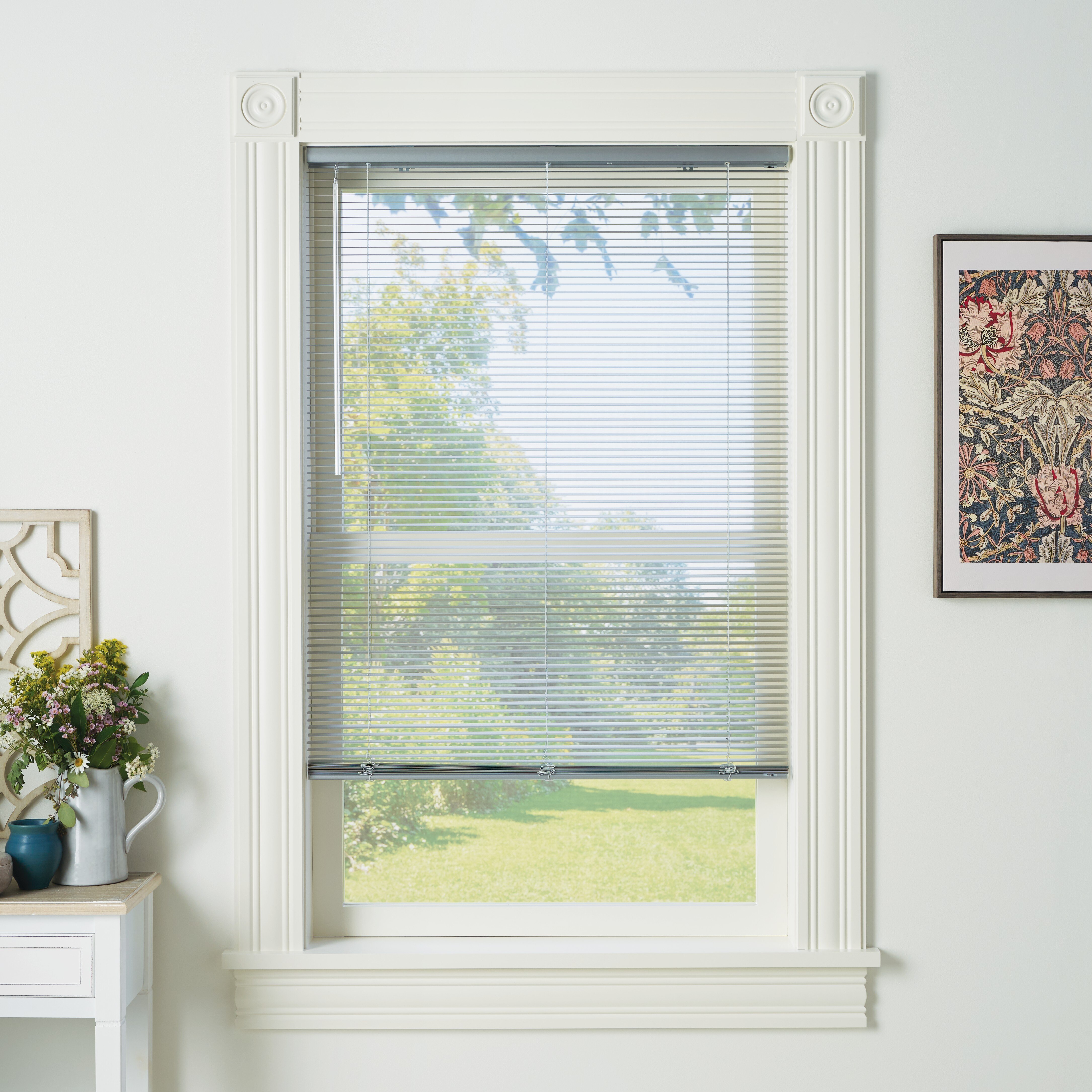 Bali: LightBlocker 1/2 Inch Mini Blinds